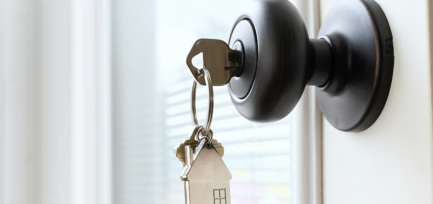 Bifold Door Knob Replacement in Ukiah, California